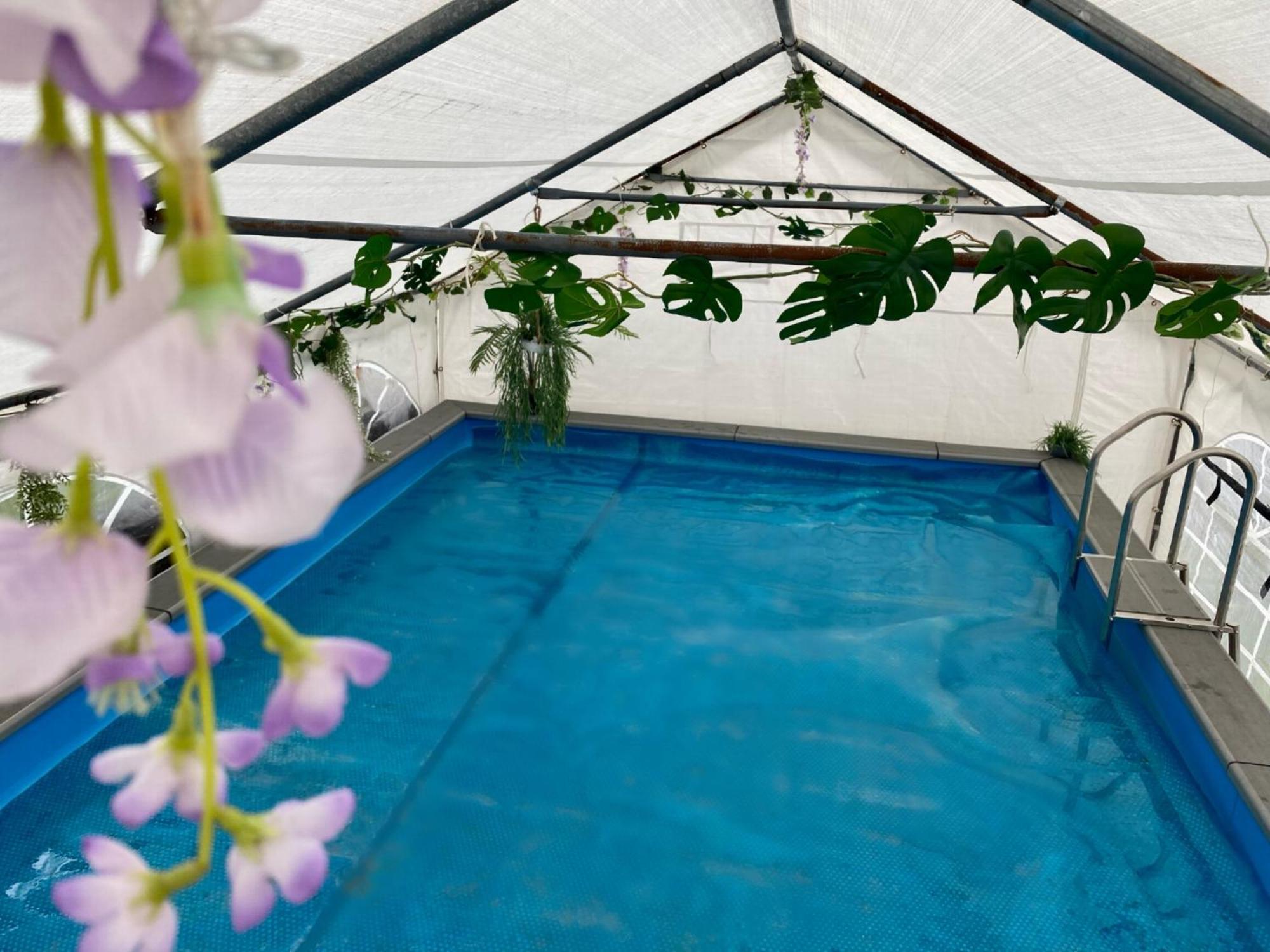 Gasthof Mini Island Style Includes Personal Hot 24 Hour Swimming Pool, Outdoor Bathtub, Heated Dining Dome And Fire Pit, Is Secretly Located In The Busy Suburbs Of