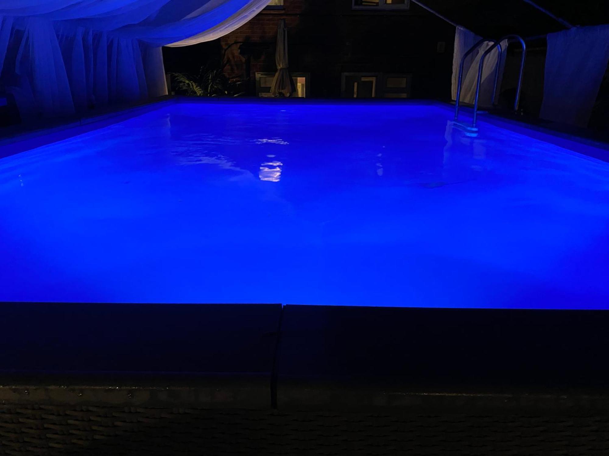 Mini Island Style Includes Personal Hot 24 Hour Swimming Pool, Outdoor Bathtub, Heated Dining Dome And Fire Pit, Is Secretly Located In The Busy Suburbs Of *