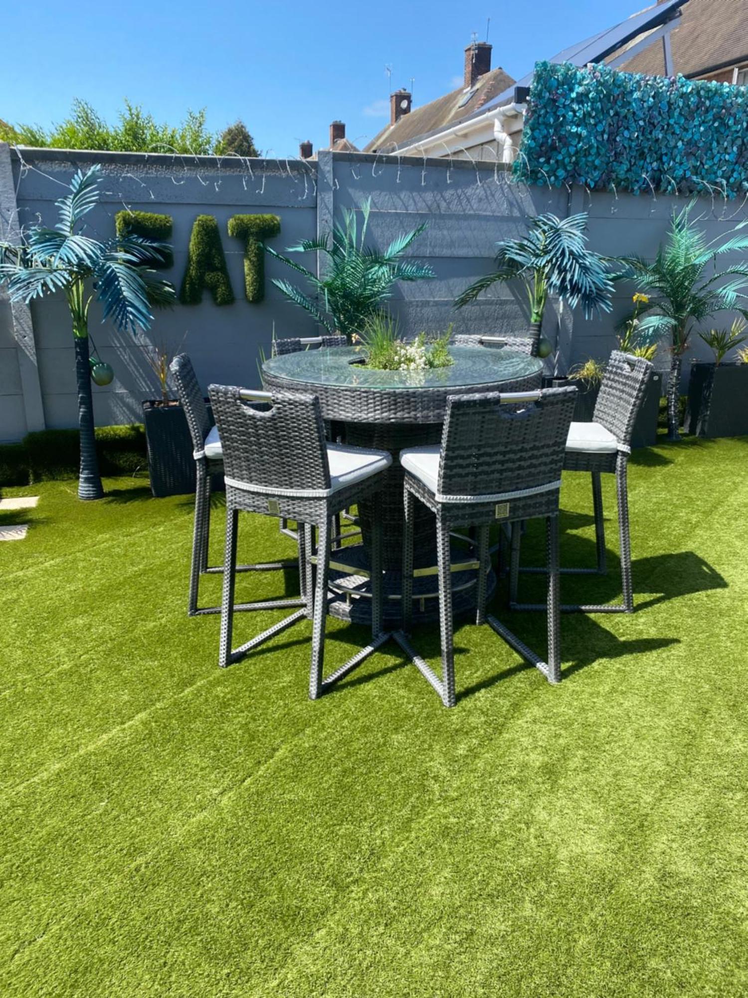 Gasthof Mini Island Style Includes Personal Hot 24 Hour Swimming Pool, Outdoor Bathtub, Heated Dining Dome And Fire Pit, Is Secretly Located In The Busy Suburbs Of