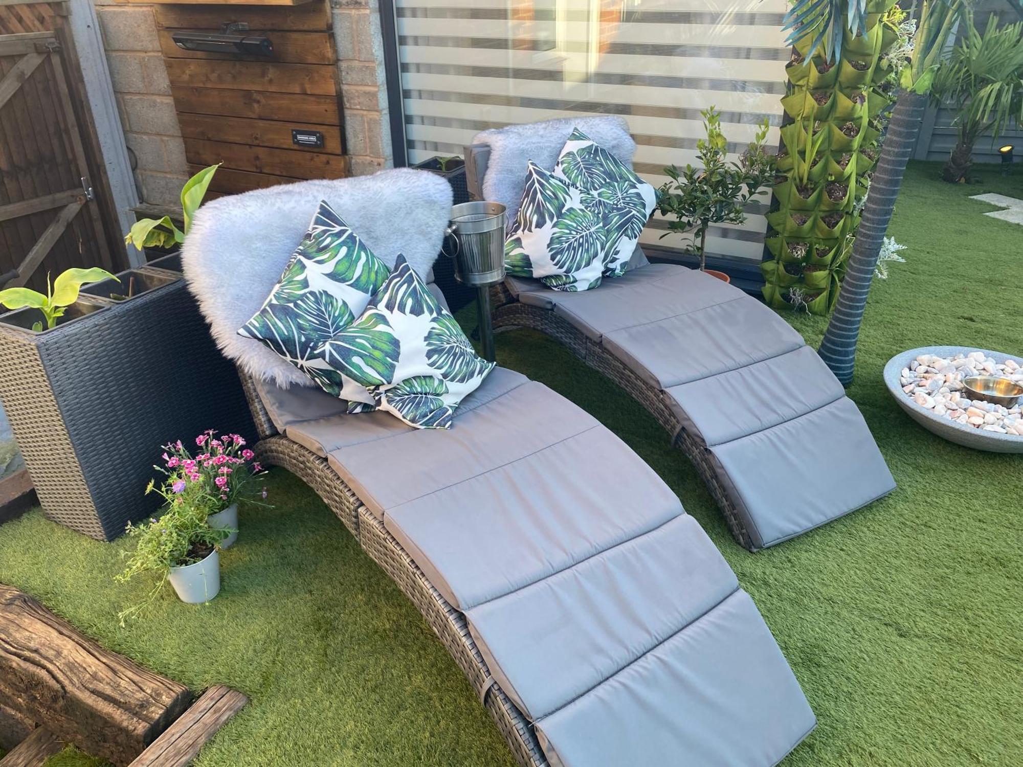 Mini Island Style Includes Personal Hot 24 Hour Swimming Pool, Outdoor Bathtub, Heated Dining Dome And Fire Pit, Is Secretly Located In The Busy Suburbs Of Nottingham